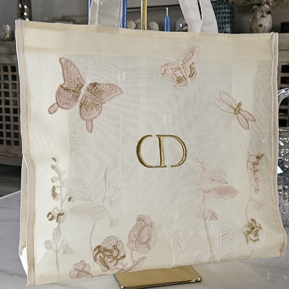 Christian Dior Beauty Butterfly Embroidered Mesh Tote – Gift With Purchase - Picture 3 of 14